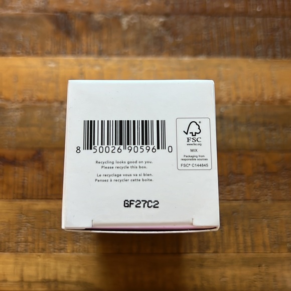 Herbivore Milky Way 10% AHA + Oat Soothing Exfoliating Serum - Picture 3 of 3